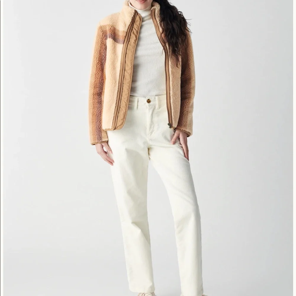 FAHERTY Apres Dream Fleece - Beige Tan Chevron Lined Sherpa - Picture 4 of 5